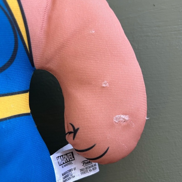 Funko Pop Plush Marvel Luchador Captain Marvel 17.5” - Picture 4 of 9